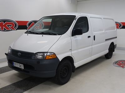 käytetty Toyota HiAce 2,5 D-4D 100 5ov pitkä - LÄPIJUOSTAVA /