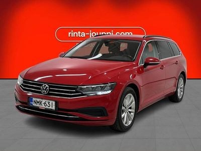 Punainen Käytetty 2022 VW Passat Business Farmari | 19 890 € (Hyvä tarjous)