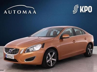 Käytetty Volvo S60 Momentum 136 HP (100 kW) 2013 Oranssi Sedan