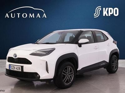 Käytetty Toyota Yaris Cross Active 116 HP (85 kW) 2022 Valkoinen Katumaasturi