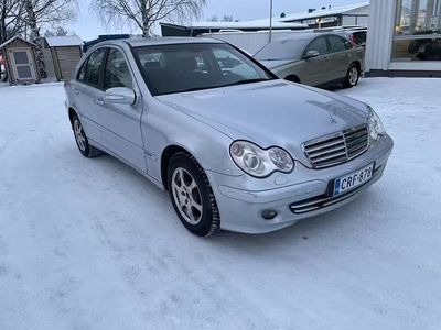 Käytetty 2005 Mercedes C180 | 3 900 €