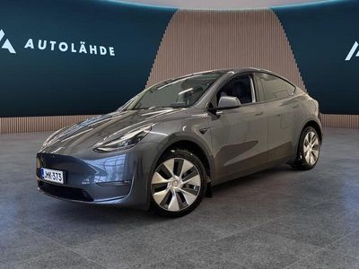 Käytetty 2022 Tesla Model Y Long Range AWD Katumaasturi | 35 750 € (Hieman kallis)