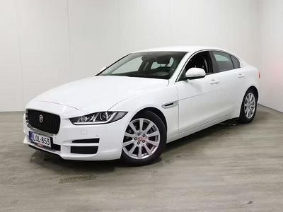 Käytetty Jaguar XE Pure 163 HP (119 kW) 2018 Sedan