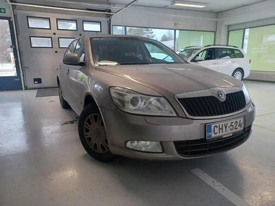 Käytetty Skoda Octavia Ambiente 105 HP (77 kW) 2011 Sedan
