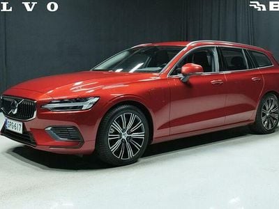 Punainen Käytetty 2022 Volvo V60 Performance Farmari | 47 500 € (Kallis)