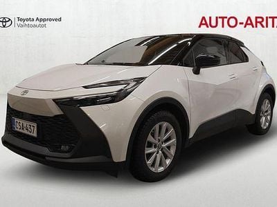 Valkoinen Käytetty 2024 Toyota C-HR Anniversary Katumaasturi | 38 900 € (Kallis)