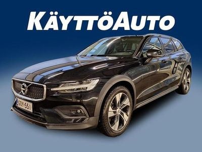 Met. musta Käytetty 2022 Volvo V60 CC Business Edition Farmari | 28 900 € (Hyvä tarjous)