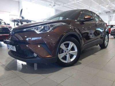 Ruskea (beige) Käytetty 2019 Toyota C-HR Active Katumaasturi | 21 490 € (Kallis)