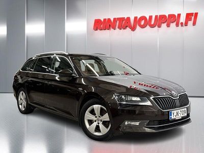 Ruskea Käytetty 2017 Skoda Superb LAURIN & KLEMENT Farmari | 20 870 € (Hieman kallis)