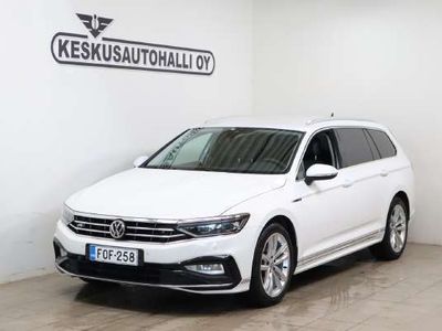 käytetty VW Passat Variant R-Line 2,0 TDI EVO SCR 110 kW DSG-automaatti - Tutkat / Navi / Adapt vakionop / Sähköluukku