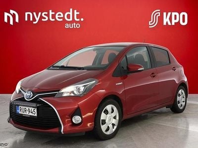 Käytetty Toyota Yaris Hybrid Active 75 HP (55 kW) 2014 Punainen Viistoperä