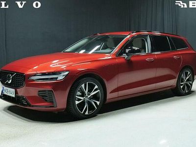 Punainen Käytetty 2025 Volvo V60 Plus Farmari | 49 800 € (Kallis)