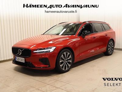 Käytetty Volvo V60 Plus 350 HP (257 kW) 2025 Punainen Farmari