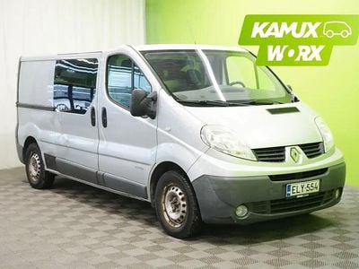 Käytetty Renault Trafic 114 HP (83 kW) 2011 Hopea / harmaa Tila-auto
