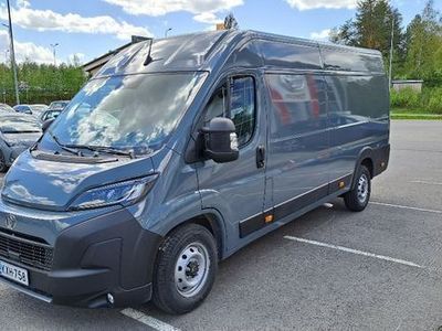 Käytetty Toyota Proace Comfort 177 HP (130 kW) 2025 Harmaa Tila-auto