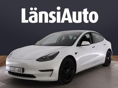 Valkoinen Käytetty 2021 Tesla Model 3 Sedan | 26 390 € (Perustarjous)