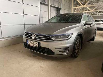 käytetty VW Passat Variant R-Line 1,5 TSI EVO 110 kW DSG-automaatti