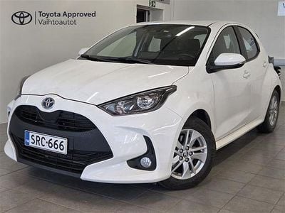 Valkoinen Käytetty 2024 Toyota Yaris Active Viistoperä | 20 890 € (Perustarjous)