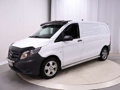 käytetty Mercedes Vito 114CDI - Pa-lämmitin, Navigointi, Sivuputket, Vetokoukku, Vakionopeudensäädin, Lisävalot !