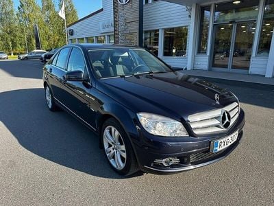 Sininen Käytetty 2010 Mercedes C180 Business Sedan | 10 990 € (Hieman kallis)