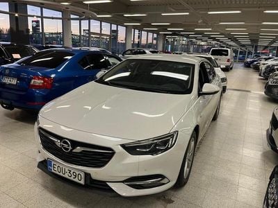 Valkoinen Käytetty 2018 Opel Insignia Innovation Viistoperä | 15 480 € (Perustarjous)