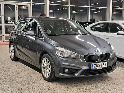 Harmaa Käytetty 2017 BMW 225 Active Tourer iPerformance Tila-auto | 12 480 € (Hieman kallis)