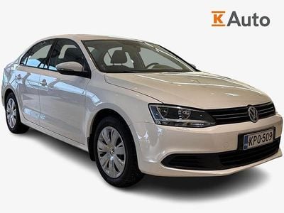 Käytetty VW Jetta Comfortline 105 HP (77 kW) 2011 Valkoinen Sedan
