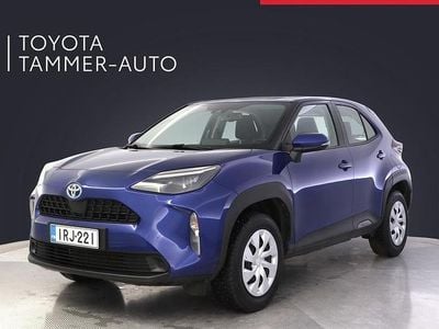 Käytetty Toyota Yaris Cross Active 116 HP (85 kW) 2023 Sininen Katumaasturi