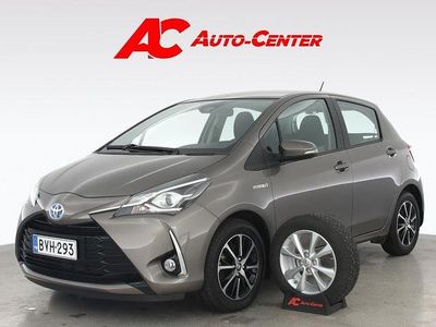 Harmaa Käytetty 2018 Toyota Yaris Hybrid Active Viistoperä | 15 990 € (Perustarjous)