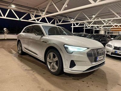 Käytetty 2019 Audi e-tron Katumaasturi | 31 800 € (Hieman kallis)