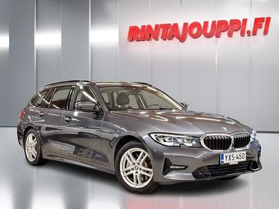 Harmaa Käytetty 2021 BMW 330e Shadowline Farmari | 24 600 € (Perustarjous)