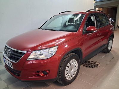 Punainen Käytetty 2009 VW Tiguan Trendline Katumaasturi | 6 390 € (Hieman kallis)