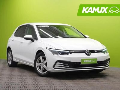 Käytetty VW Golf VIII Comfortline 131 HP (96 kW) 2023 Valkoinen Sedan