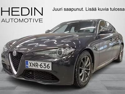 Käytetty Alfa Romeo Giulia Super 180 HP (132 kW) 2017 Harmaa Sedan
