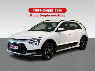 Valkoinen Uusi 2025 Kia Niro EX Katumaasturi | 34 880 € (Hieman kallis)