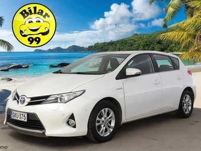 Käytetty Toyota Auris Hybrid Active 99 HP (72 kW) 2013 Viistoperä