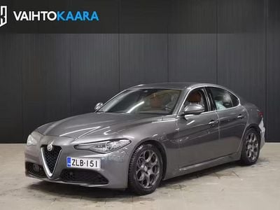 Käytetty Alfa Romeo Giulia Super 180 HP (132 kW) 2016 Sedan