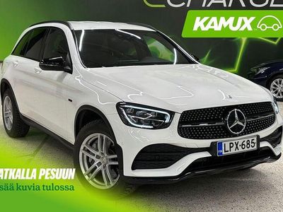 Valkoinen Käytetty 2020 Mercedes GLC300e AMG Katumaasturi | 35 780 € (Perustarjous)