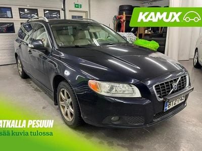 Käytetty Volvo V70 Summum 163 HP (119 kW) 2008 Sininen Farmari