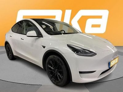 Käytetty 2023 Tesla Model Y RWD Katumaasturi | 34 990 € (Perustarjous)