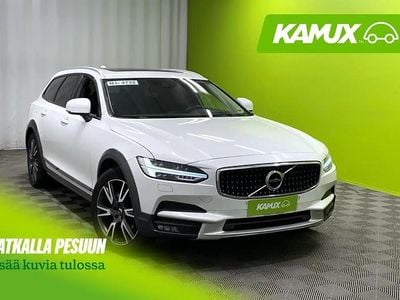 Valkoinen Käytetty 2020 Volvo V90 CC Pro Farmari | 33 890 € (Perustarjous)