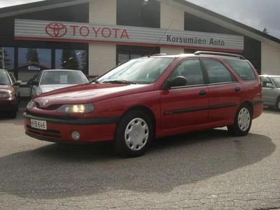 Käytetty Renault Laguna 107 HP (78 kW) 1999 Punainen Farmari