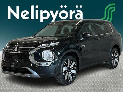 Käytetty Mitsubishi Outlander P-HEV Intense 306 HP (225 kW) 2025 Musta Katumaasturi