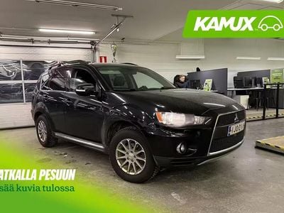 Käytetty Mitsubishi Outlander Intense 212 HP (155 kW) 2011 Musta Katumaasturi
