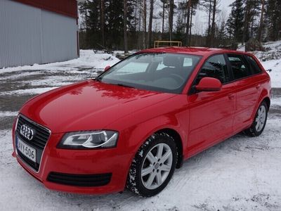 käytetty Audi A3 Sportback 1.4 TFSI 92kw S tronic Attraction. Rahoitus ilman käsirahaa! Jakoketjusarja juuri uusittu.