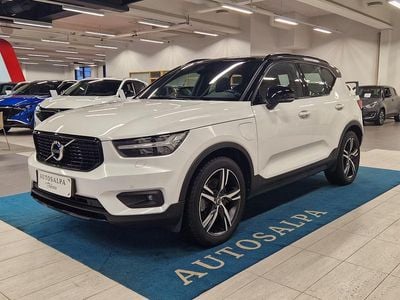 Valkoinen Käytetty 2020 Volvo XC40 Business Edition Katumaasturi | 31 900 € (Hieman kallis)