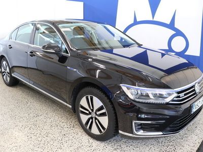 käytetty VW Passat Sedan GTE Plug-In Hybrid 160 kW (218 hv) DSG-autom. / Jakohihna vaihdettu / Kattoluukku / Navi...