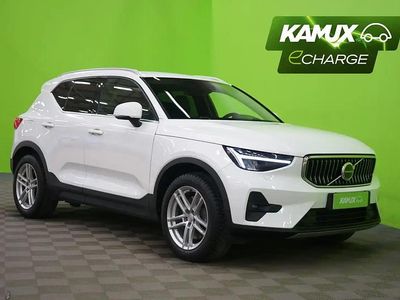 Valkoinen Käytetty 2022 Volvo XC40 Plus Katumaasturi | 28 690 € (Perustarjous)