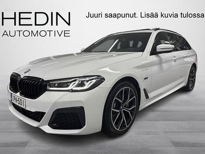 Käytetty 2022 BMW 530e M Sport Farmari | 38 700 € (Hieman kallis)