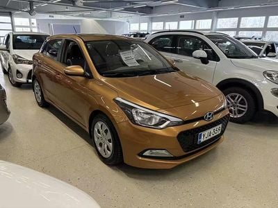 Käytetty Hyundai i20 Classic 75 HP (55 kW) 2015 Oranssi Viistoperä